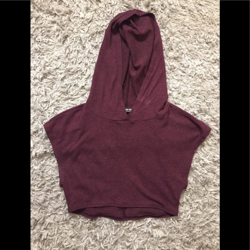 Fashion Nova Cropped burgundy hoodie